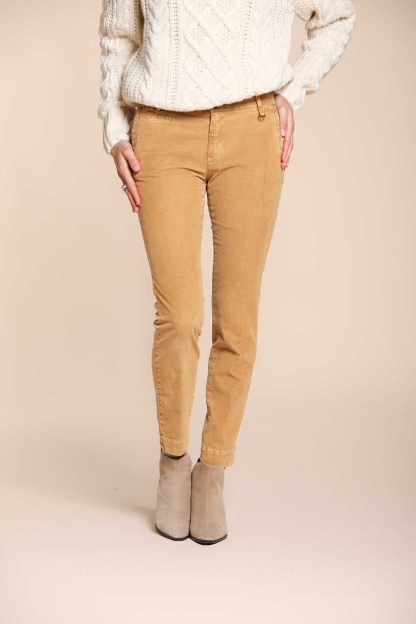 Foto 1 Jaqueline Archivio pantaloni chino donna in velluto 1000 righe slim fit