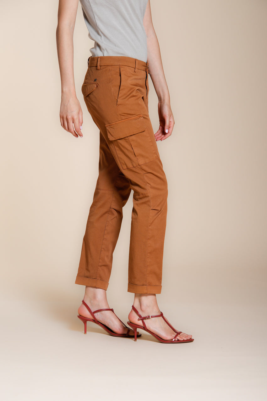 Chile City pantalon cargo femme en gabardine stretch slim fit