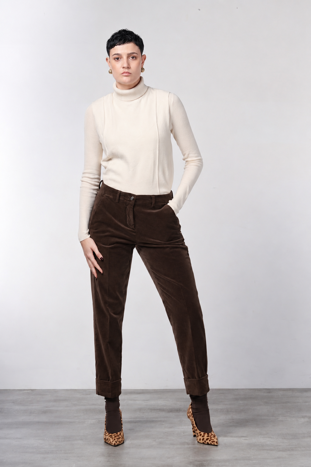 New York Carrot Chinohose für Damen aus glattem Samt mit carrot fit ①

