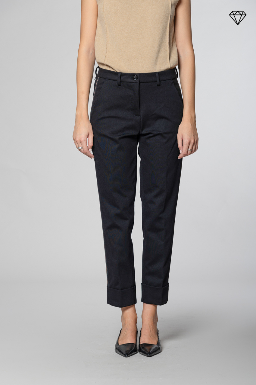 New York Carrot women’s chino pants in technical jersey carrot fit ①