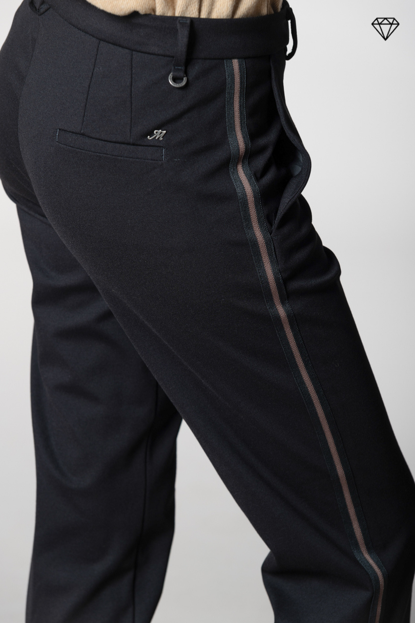 New York Carrot women’s chino pants in technical jersey carrot fit ①