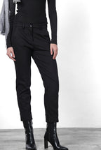 New York Carrot women’s chino pants in technical jersey with carrot fit ①