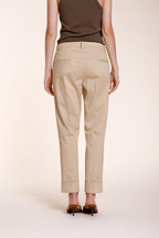 New York Carrot pantalon chino femme en satin stretch carrot fit ①