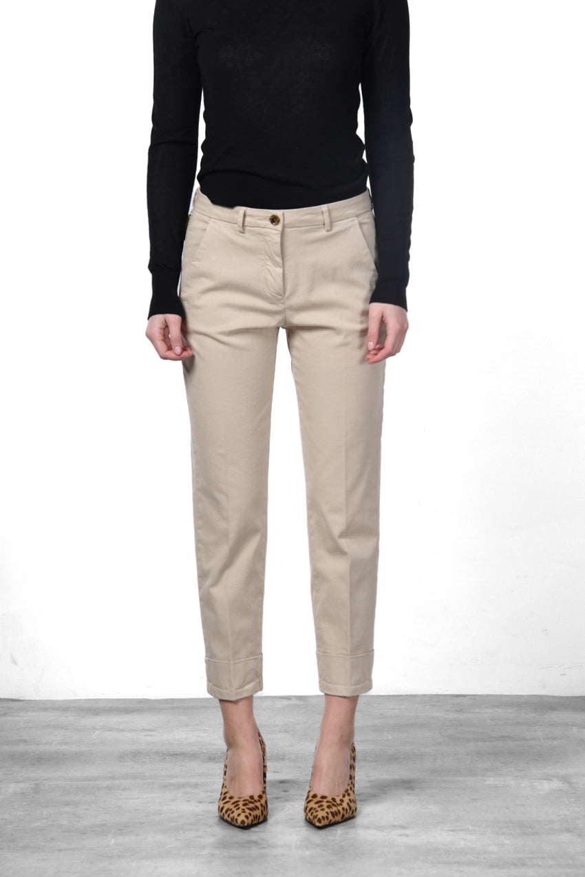 New York Carrot women’s chino pants in satin with carrot fit ①