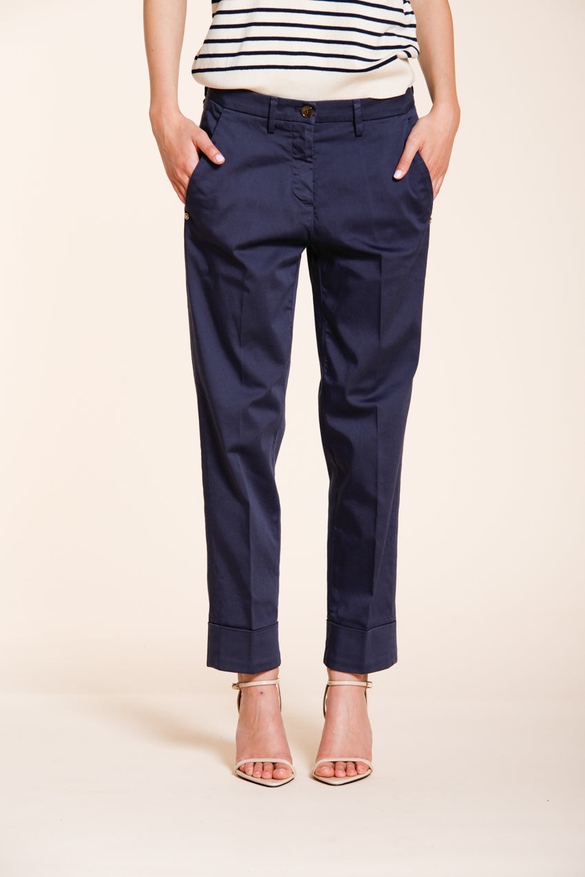 New York Carrot pantalon chino femme en satin stretch carrot fit ①
