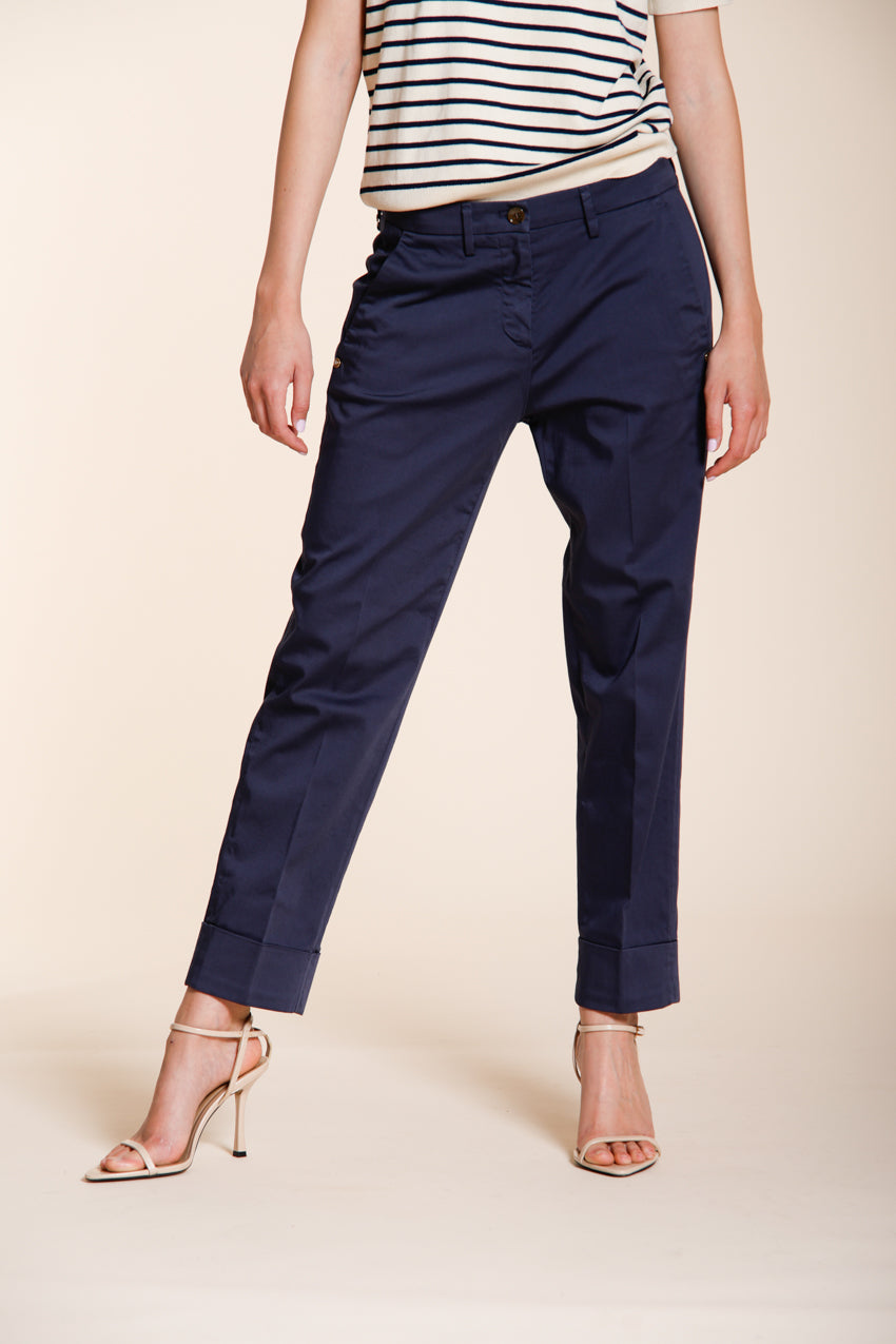 New York Carrot pantalon chino femme en satin stretch carrot fit ①