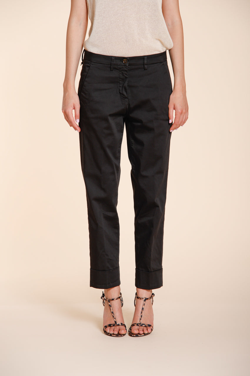 New York Carrot pantalon chino femme en satin stretch carrot fit ①