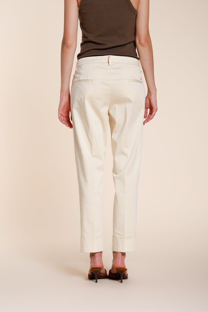 New York Carrot pantalon chino femme en satin stretch carrot fit ①