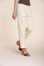 New York Carrot pantalon chino femme en satin stretch carrot fit ①