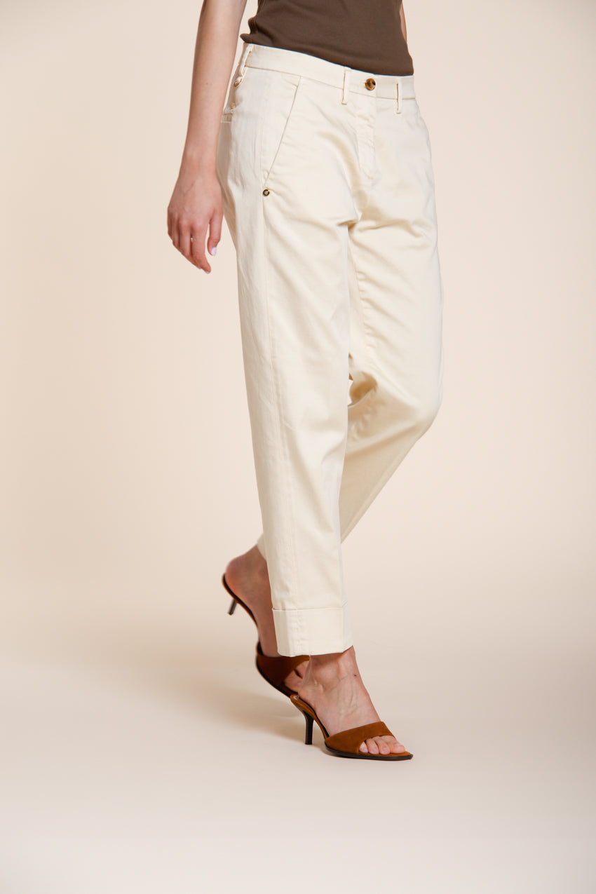 New York Carrot pantalon chino femme en satin stretch carrot fit ①