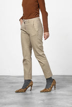 New York Carrot women’s chino pants in cotton and wool gabardine with carrot fit ①
