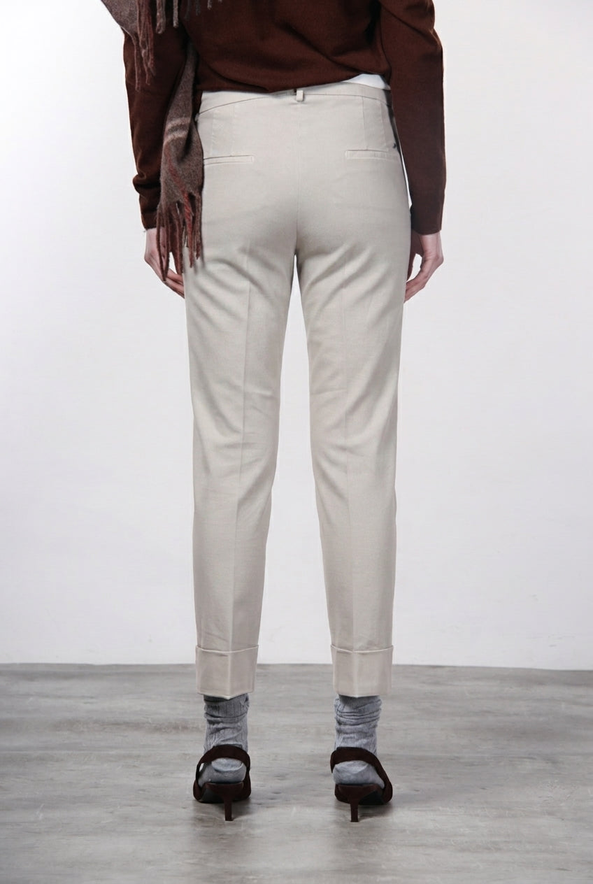 New York Carrot Chinohose für Damen aus Baumwoll- und Wollgabardine mit carrot fit ①

