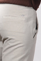 New York Carrot Chinohose für Damen aus Baumwoll- und Wollgabardine mit carrot fit ①
