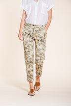 Marlene Hose Chino Damen aus Gabardine Blattdruck carrot fit