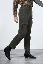 Marlene Cargo pantalone cargo donna in gabardina carrot fit