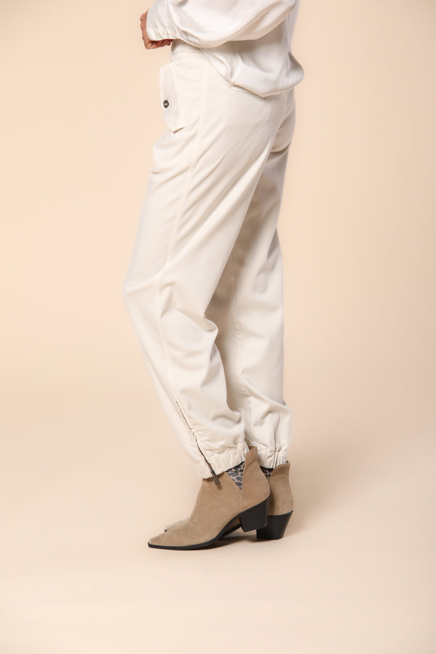 Evita pantalone cargo donna in raso stretch curvy fit