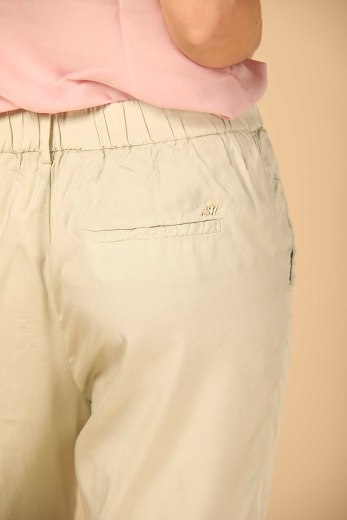 Image 3 de  Pantalon jogger chino pour femme modèle New York Cozy de Mason's en vert clair, straight fit