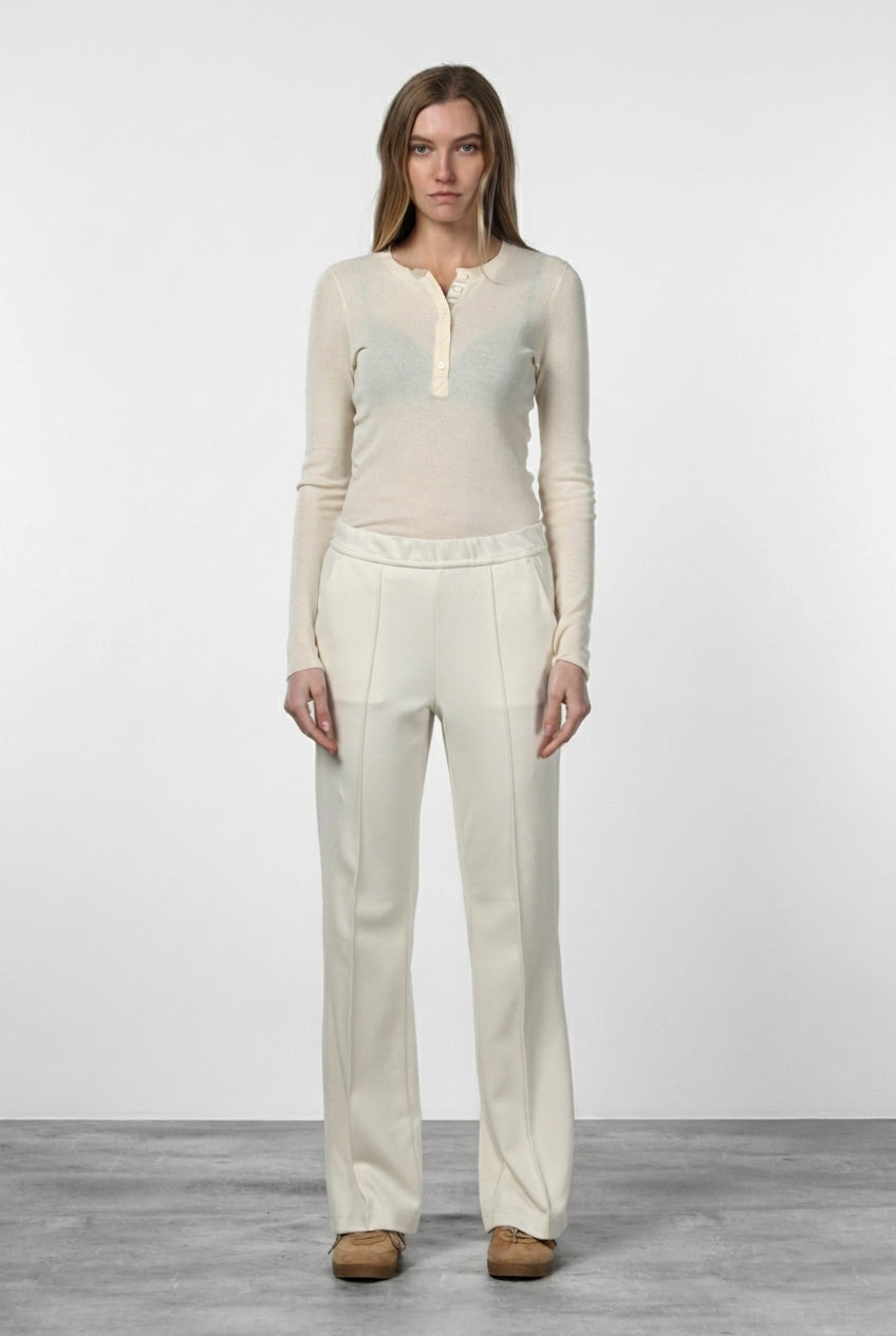 Easy Straight women’s chino pants in jersey with straight fit