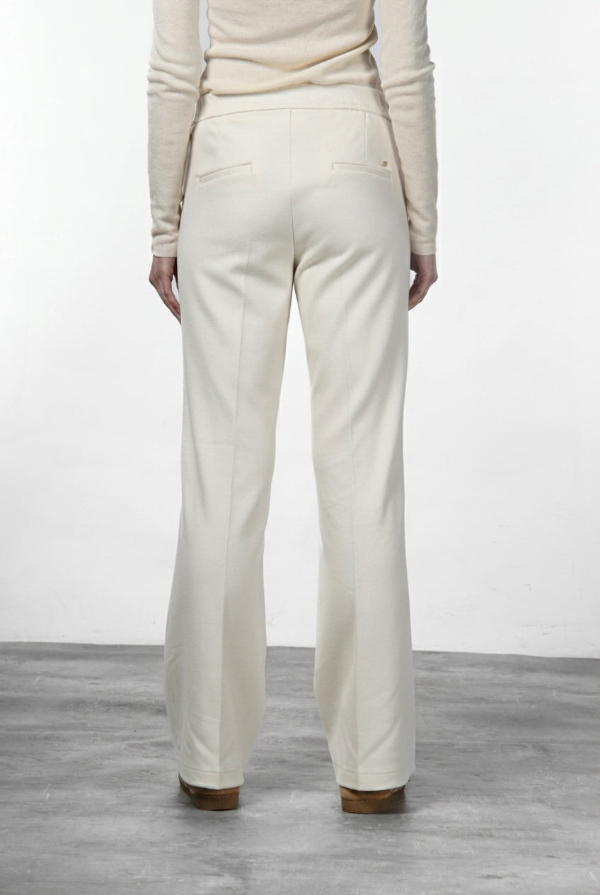 Easy Straight women’s chino pants in jersey with straight fit