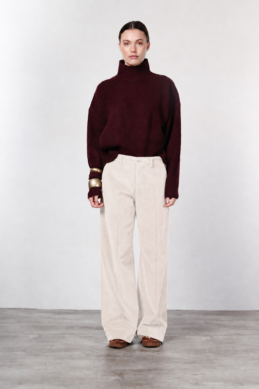 New York Studio women’s chino pants in smooth velvet with straight fit