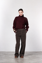 New York Studio women’s chino pants in smooth velvet with straight fit