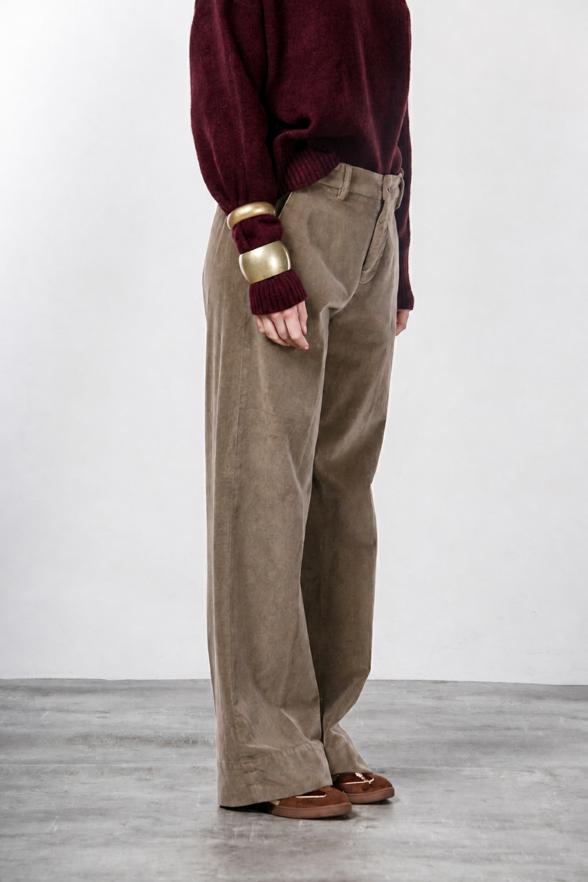 New York Studio Chinohose für Damen aus glattem Samt mit straight fit