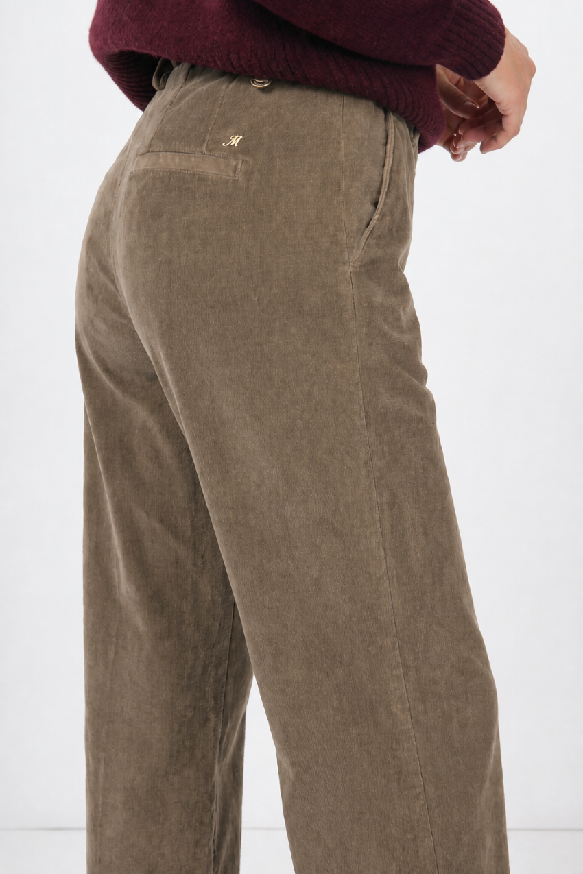 New York Studio women’s chino pants in smooth velvet with straight fit
