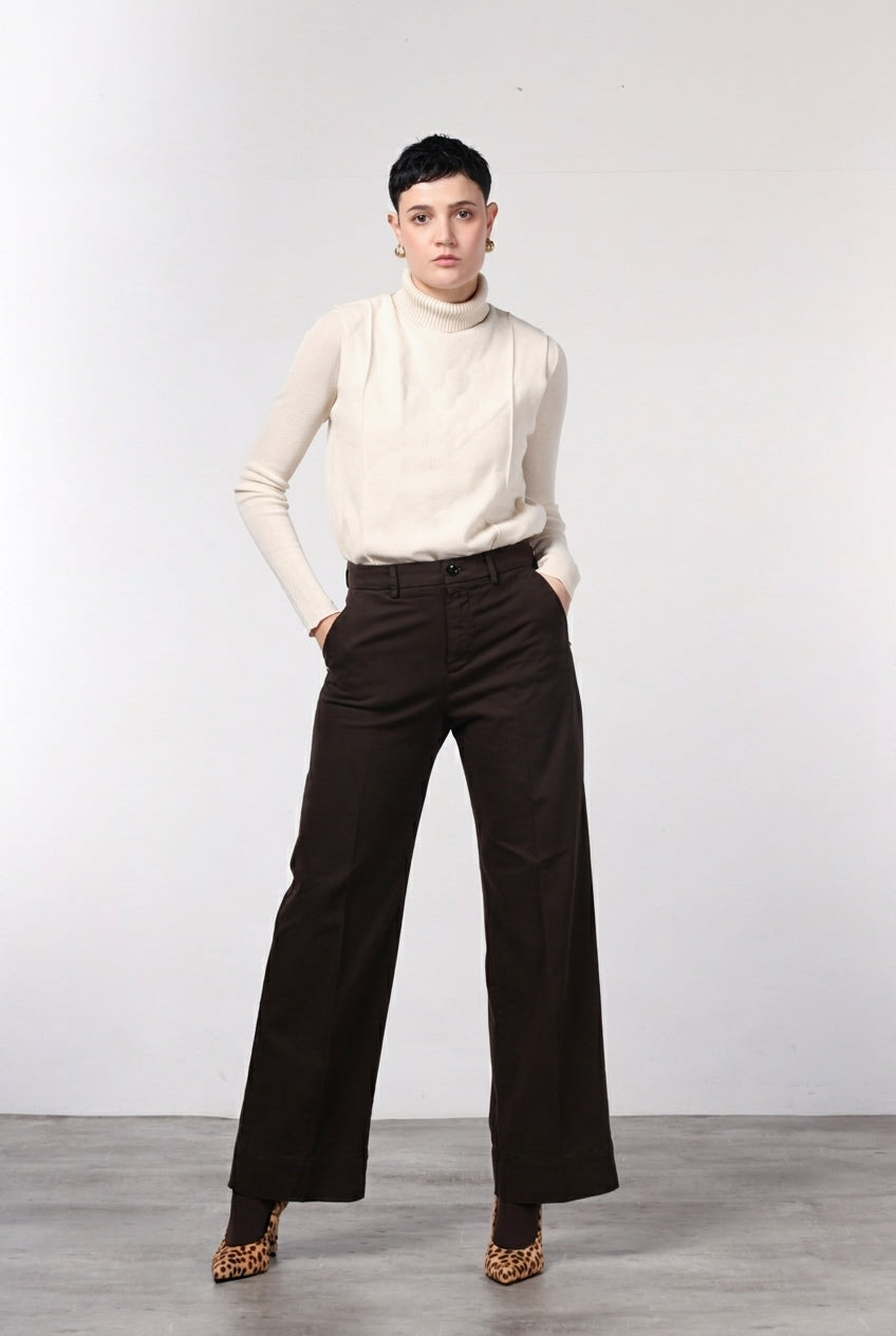 New York Studio women’s chino trousers in satin, straight fit
