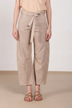 Vivienne City pantalon chino femme en bull stretch balloon fit