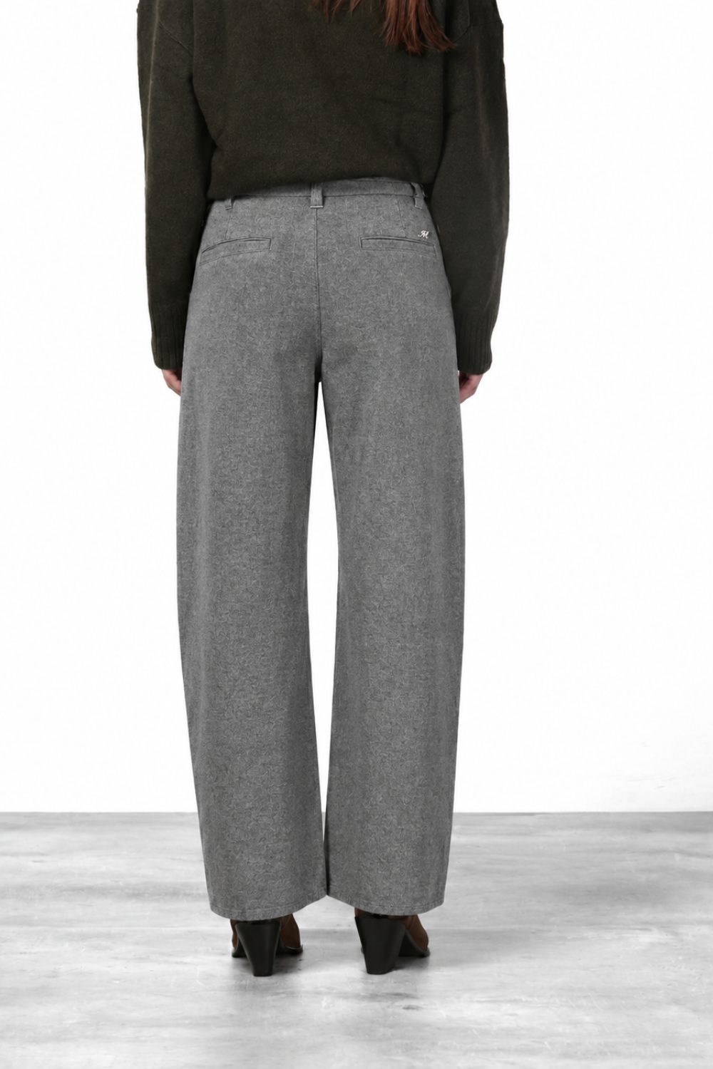Vivienne City women’s chino pants in wool with balloon fit