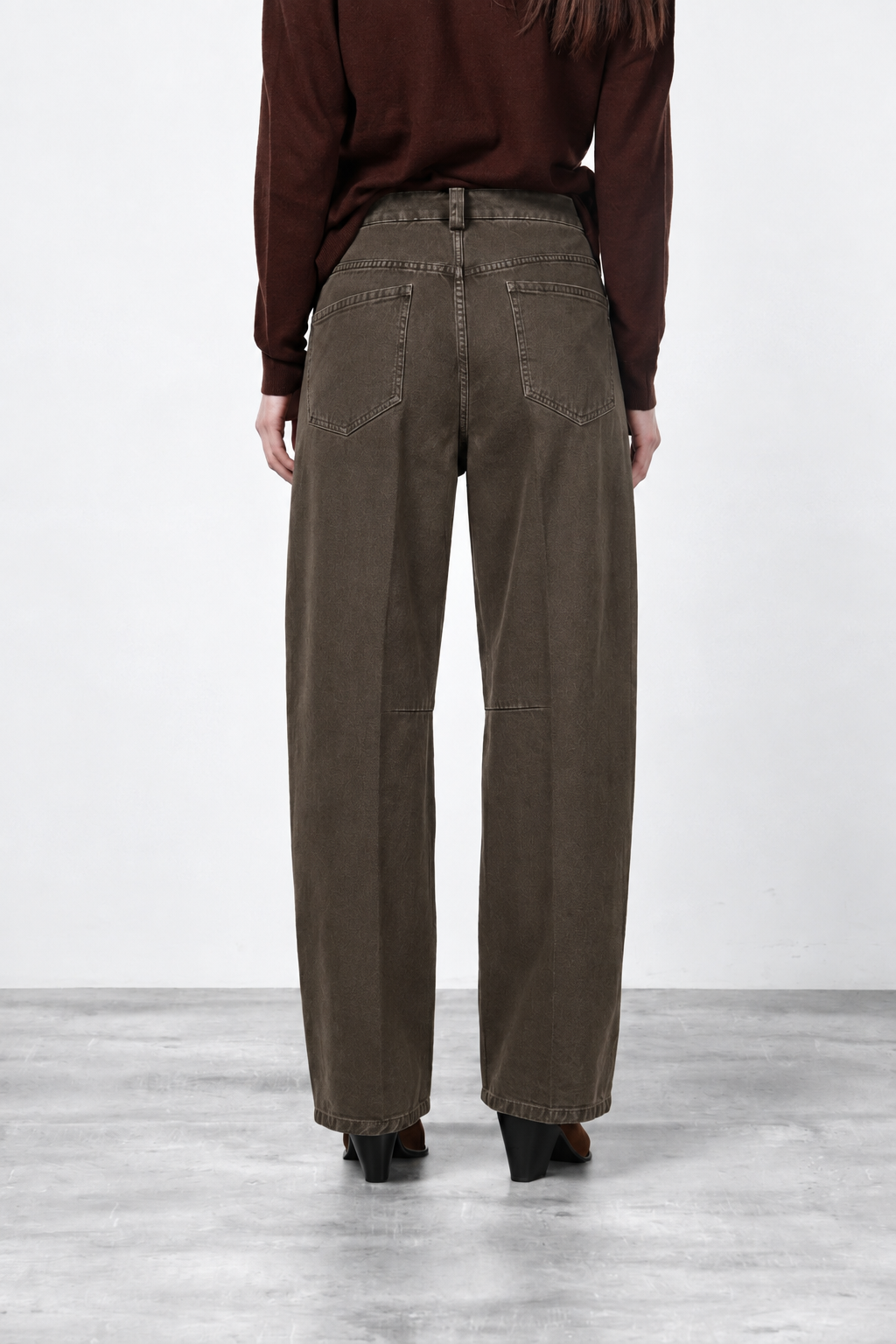 Veronique pantalon chino femme en twill balloon fit ①