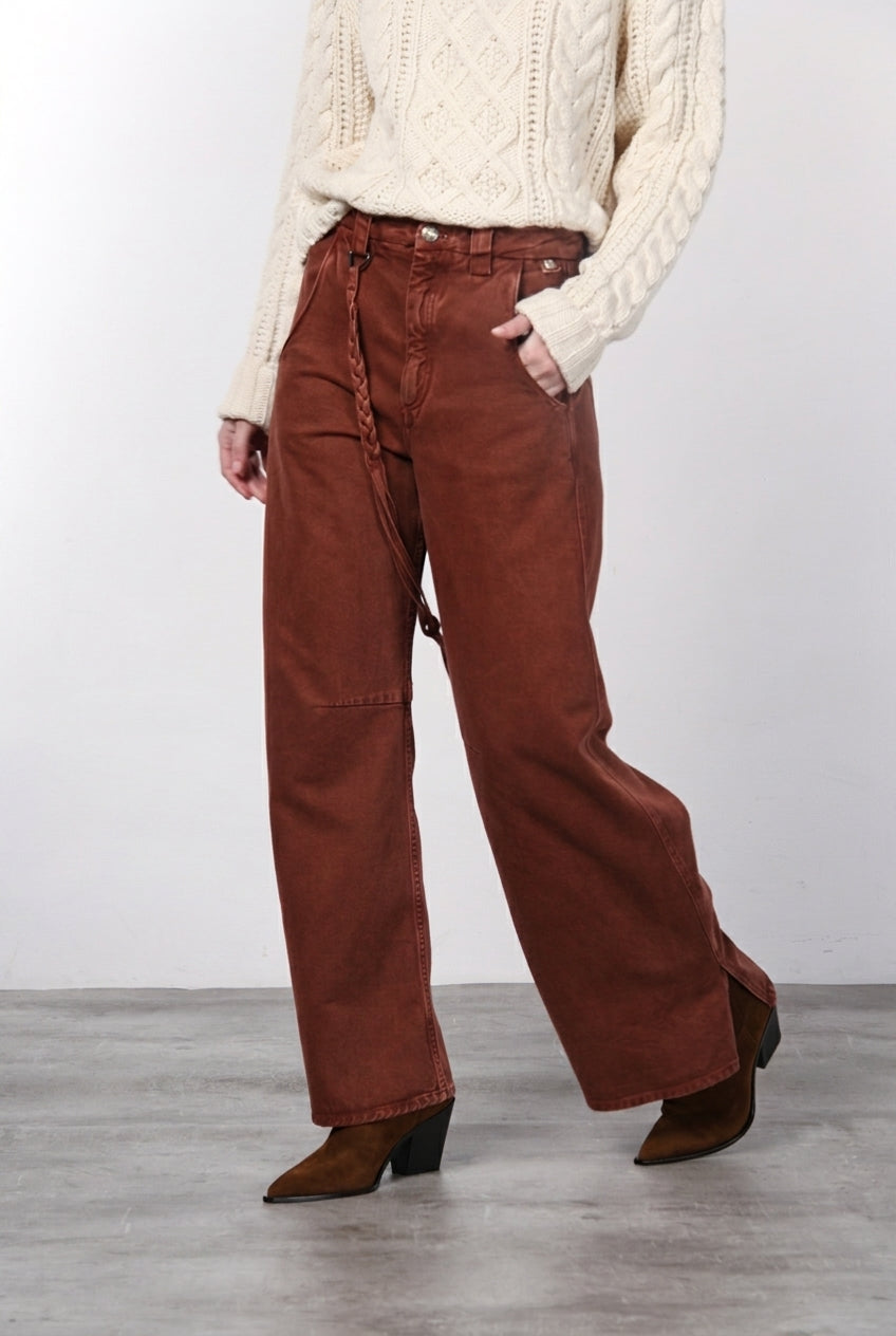 Violette women’s chino pants in twill with balloon fit ①
