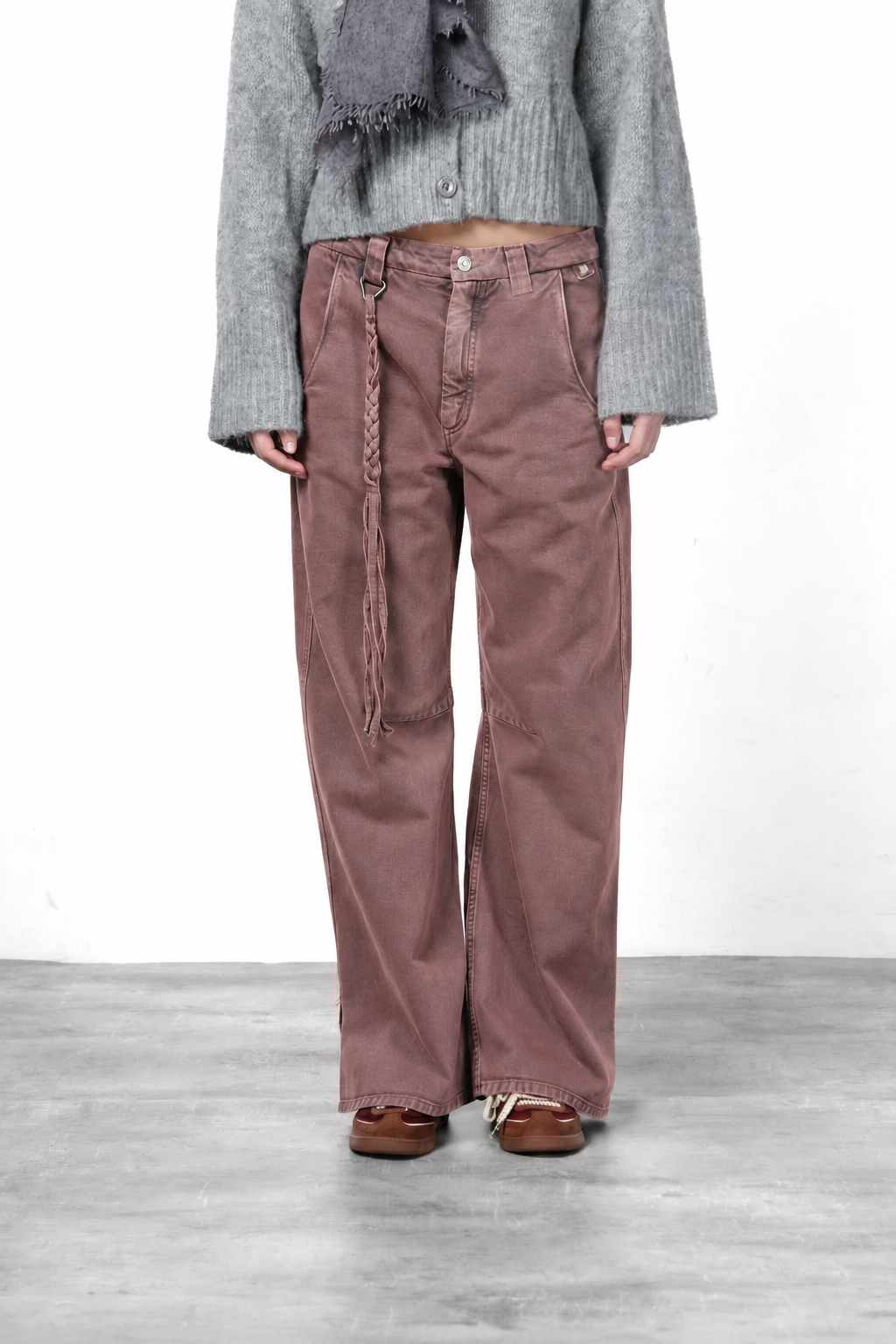 Violette Chinohose für Damen aus Twill mit balloon fit ①
