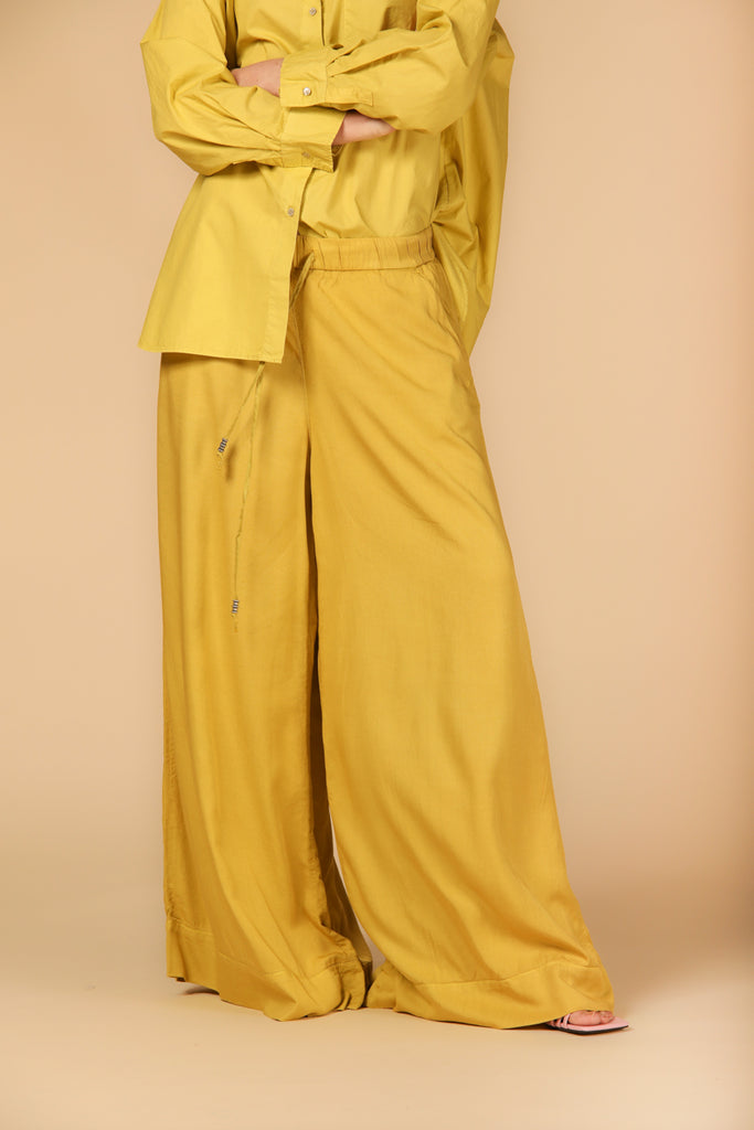 Image 2 de pantalon chino pour femme, modèle Portofino en jaune, fit relaxed de Mason's
