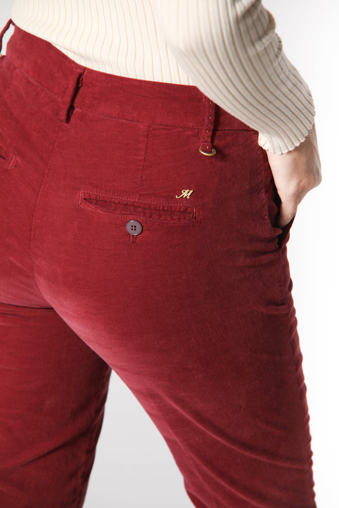 Image 5 du pantalon chino femme en velours couleur rubis modèle New York Slim par Mason's