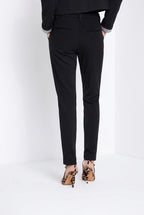 New York Slim Chinohose für Damen aus technischem Jersey mit slim fit ①
