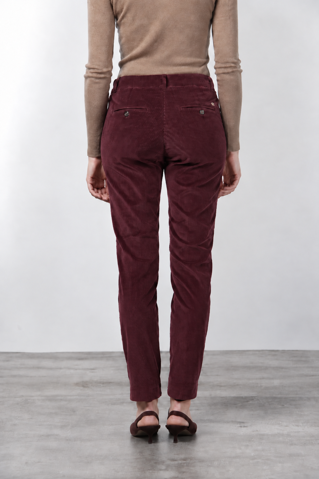 New York Slim Damen-Chinohose aus Breitcord Slim Fit ①