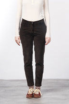 New York Slim pantalone chino donna in velluto a costa grande slim fit ①
