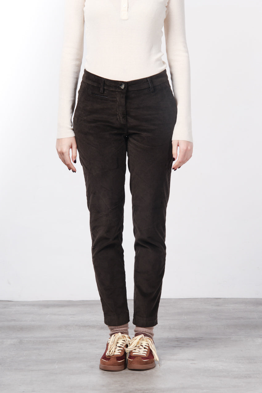 New York Slim pantalon chino femme en velours côtelé à grosses côtes, coupe slim ①
