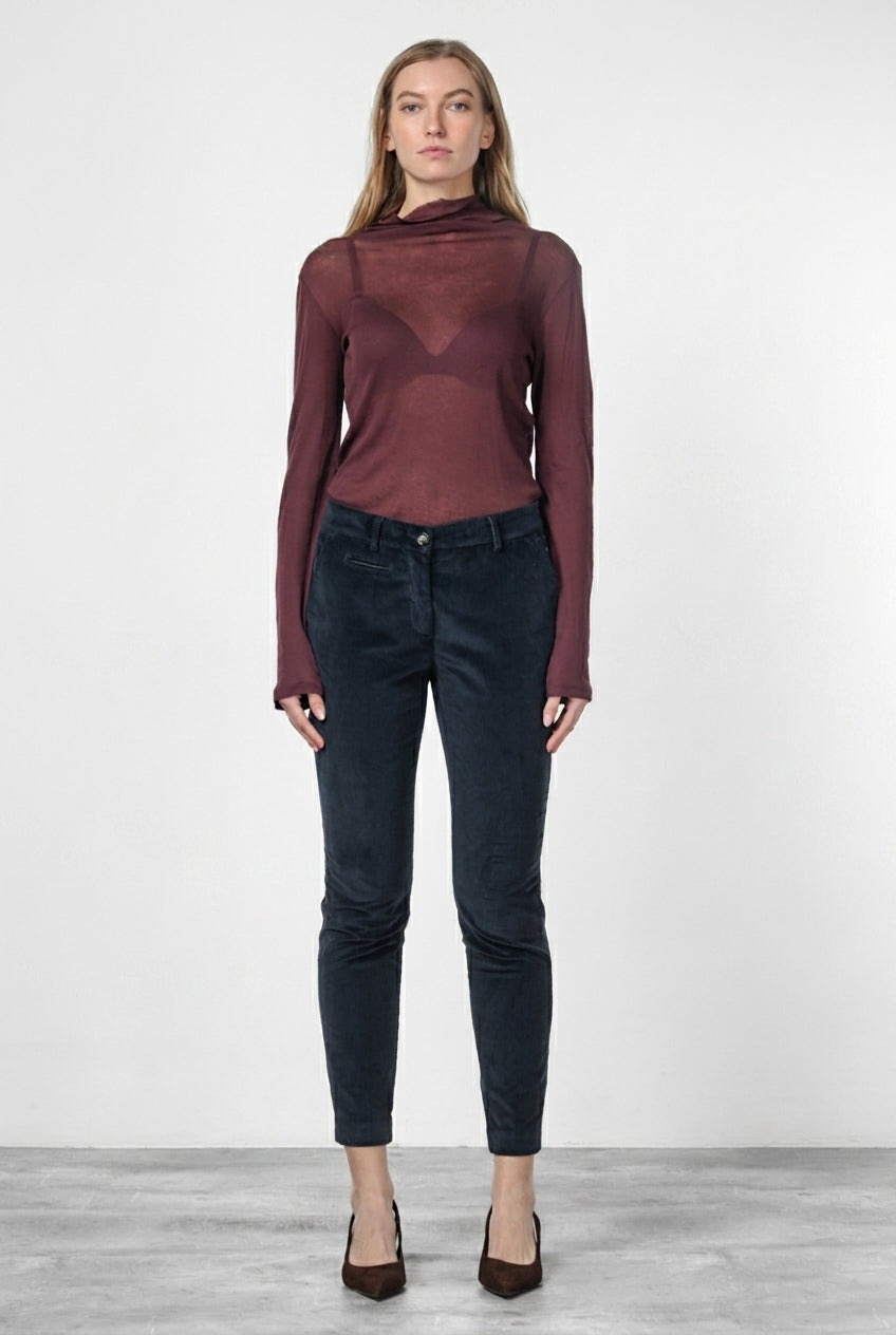 New York Slim pantalon chino femme en velours côtelé à grosses côtes, coupe slim ①