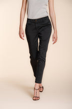 New York Slim pantalone chino donna in raso stretch slim fit ①