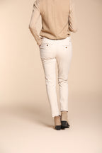 Foto 5 New York Slim pantalone chino donna in raso slim fit