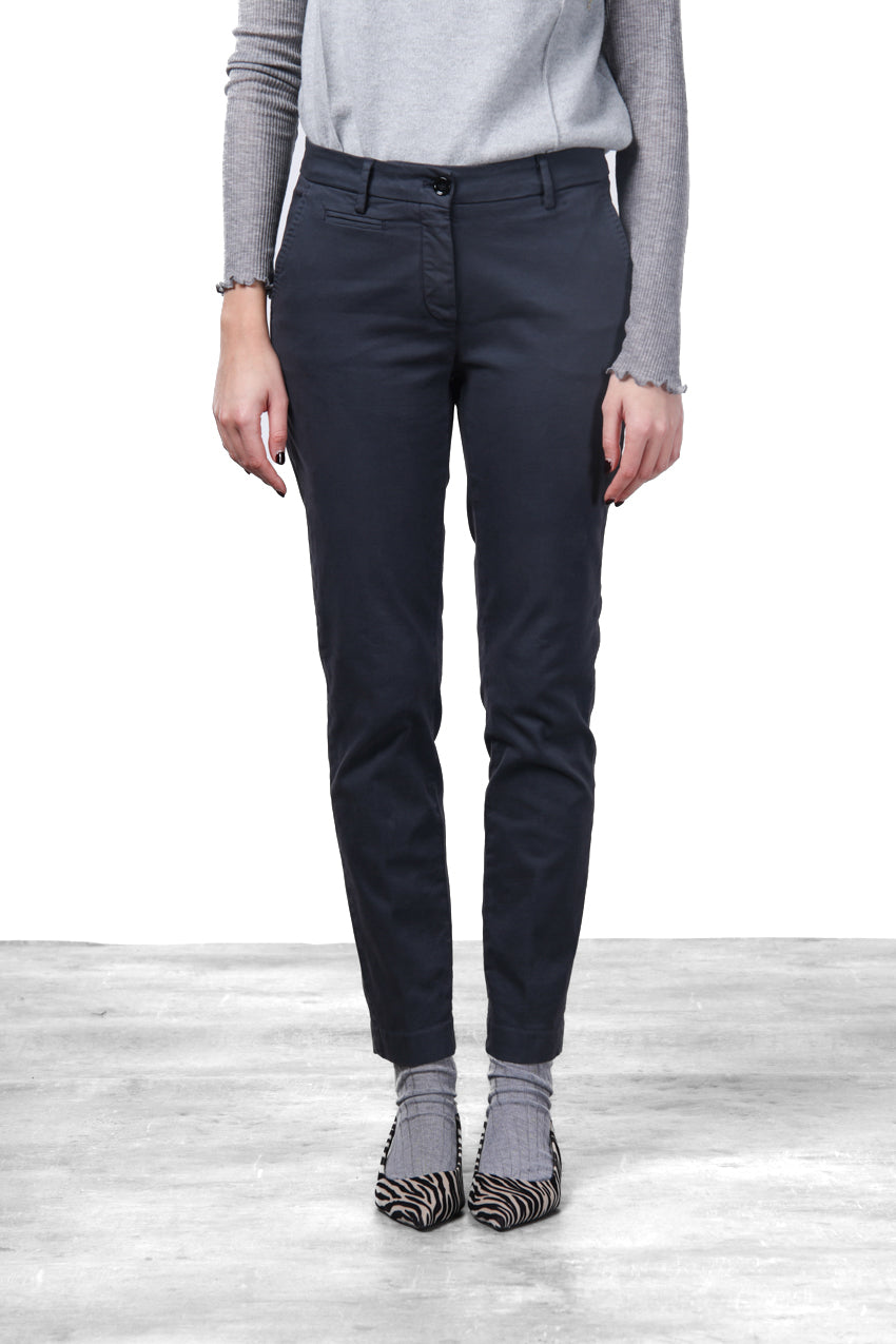 New York Slim Chinohose für Damen aus Satin mit slim fit ①