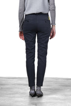 New York Slim Chinohose für Damen aus Satin mit slim fit ①