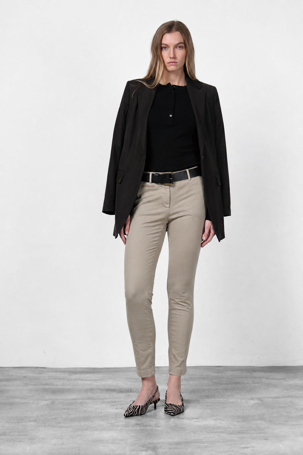 New York Slim Chinohose für Damen aus Satin mit slim fit ①
