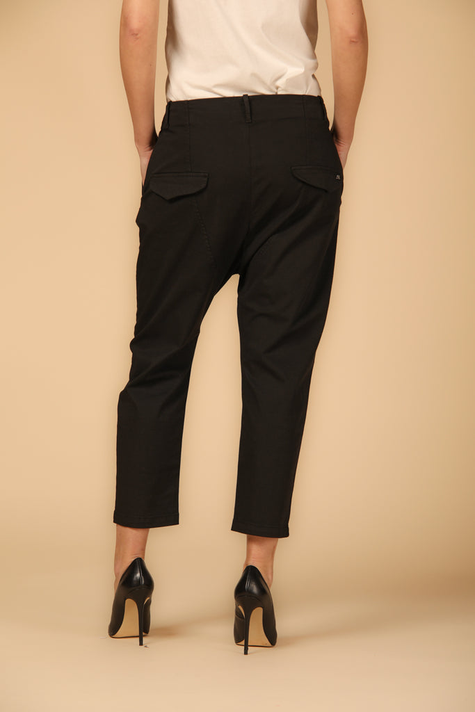 Image 4 de Pantalon chino pour femme modèle Malibu en noir, realxed fit