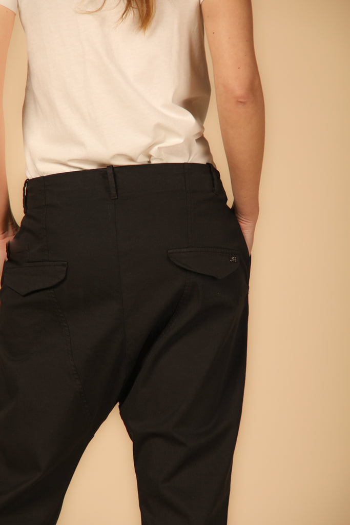 Image 3 de Pantalon chino pour femme modèle Malibu en noir, realxed fit