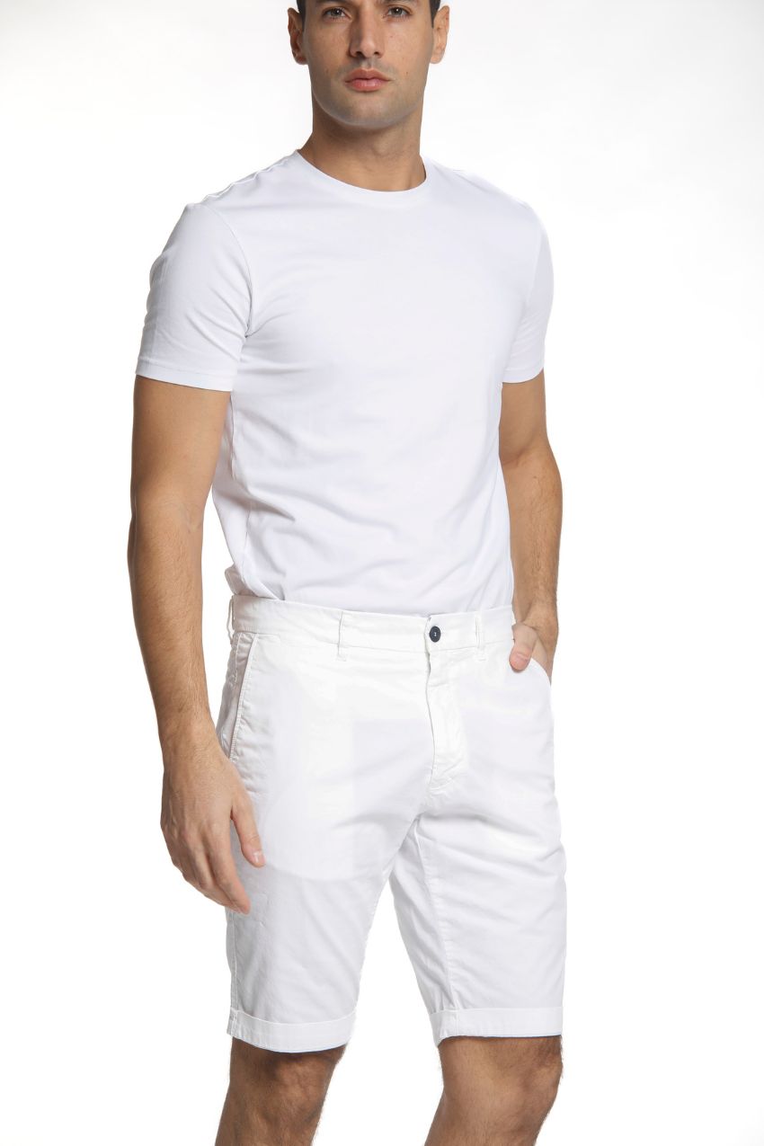 Image 3 of men's bermuda chino shorts in white stretch gabardine London model by Mason's