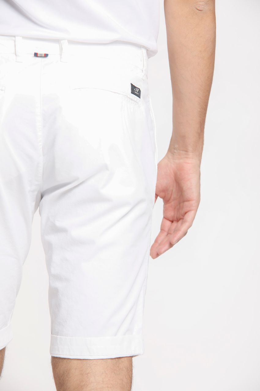 Image 4 of men's bermuda chino shorts in white stretch gabardine London model by Mason's
