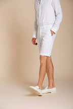 London Bermuda Chino Herren aus Stretch-Gabardine regular fit ①